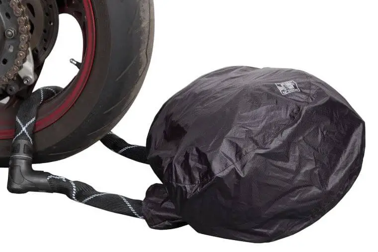 Helmschloss & Helmtasche | So sicherst du den Motorradhelm